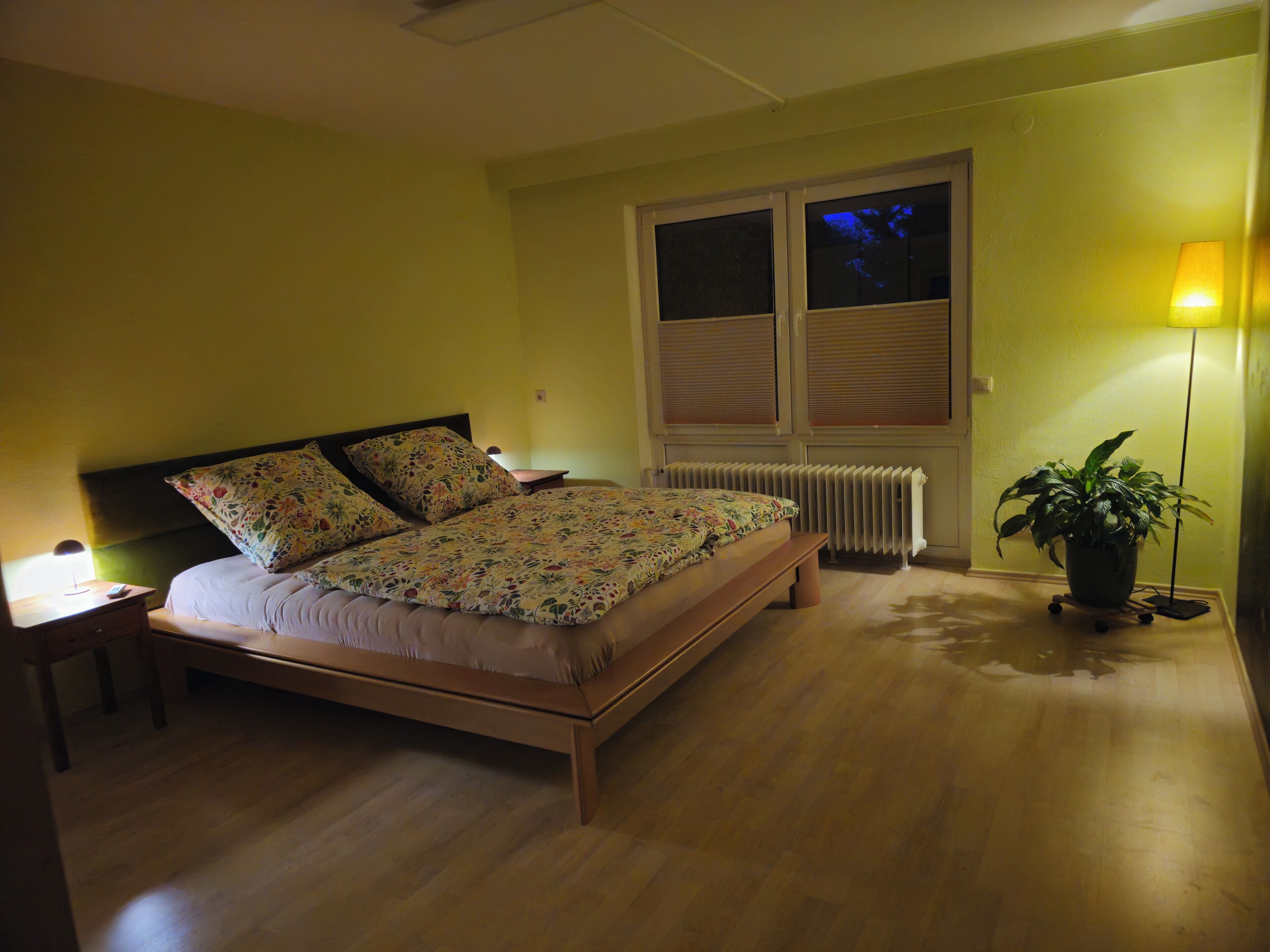 1 slaapkamer, een strijkplank/strijkijzer, wifi, beddengoed