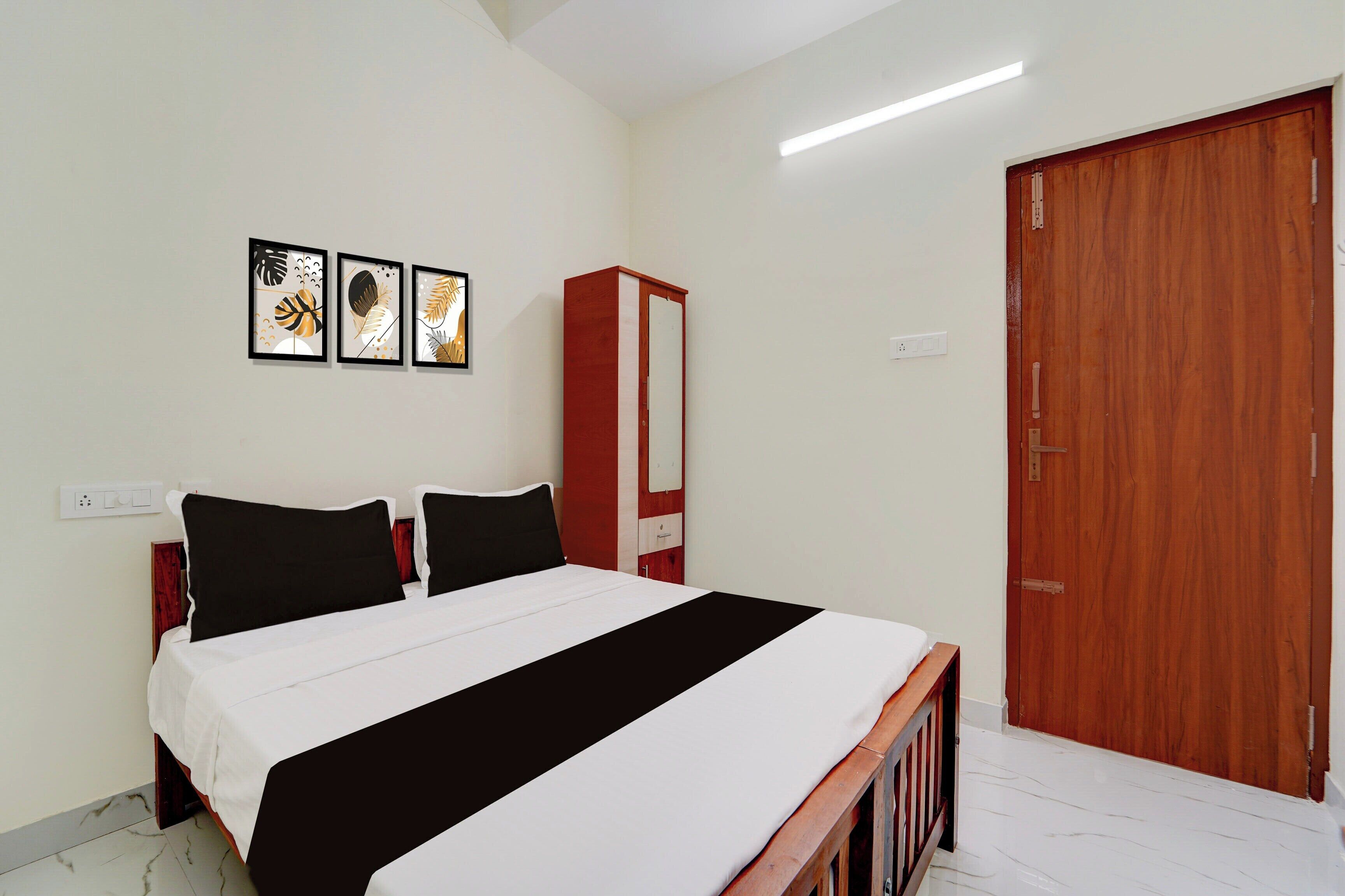 Escritorio, wifi gratis y ropa de cama 