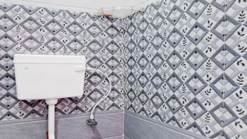 Dusche, Seife, Shampoo, Toilettenpapier