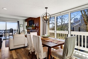 Dining - Ledges 50 with Wintergreen Advantage (Wintergreen)