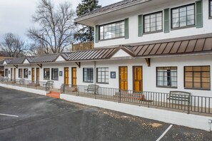 Exterior - Pet-Friendly Juniper Room Near Garden of the Gods (Colorado Springs)