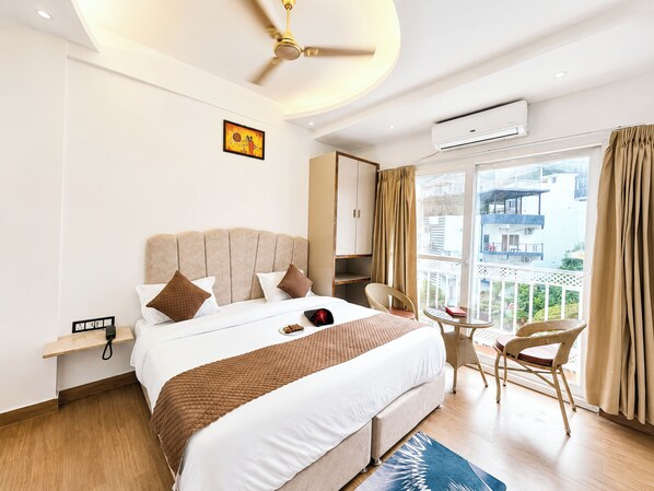 เครื่องนอนป้องกันสารก่อภูมิแพ้, โต๊ะทำงาน, ห้องเก็บเสียง, Wi-Fi ฟรี