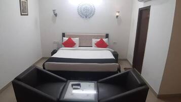 Superior-Doppelzimmer, Balkon, Stadtblick | Kostenloses WLAN