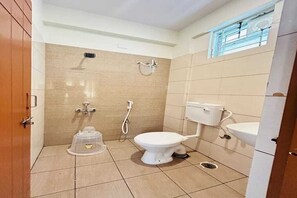 华丽双人房, 城市景观 | 浴室 | 淋浴设施、免费洗浴用品、吹风机、毛巾
