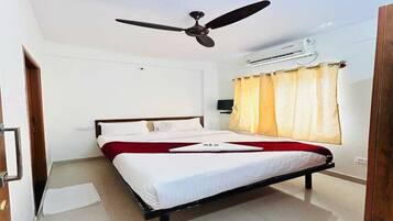 In-room safe, desk, laptop workspace, iron/ironing board