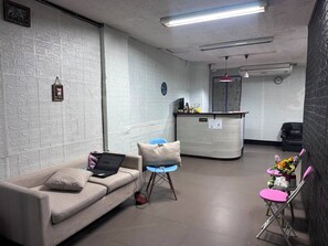 Lobby - J cafe & hostel (Chang Wat Chiang Mai)