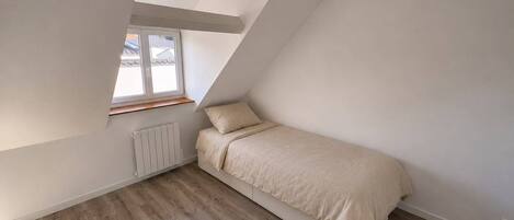 2 bedrooms, WiFi (free), bed sheets