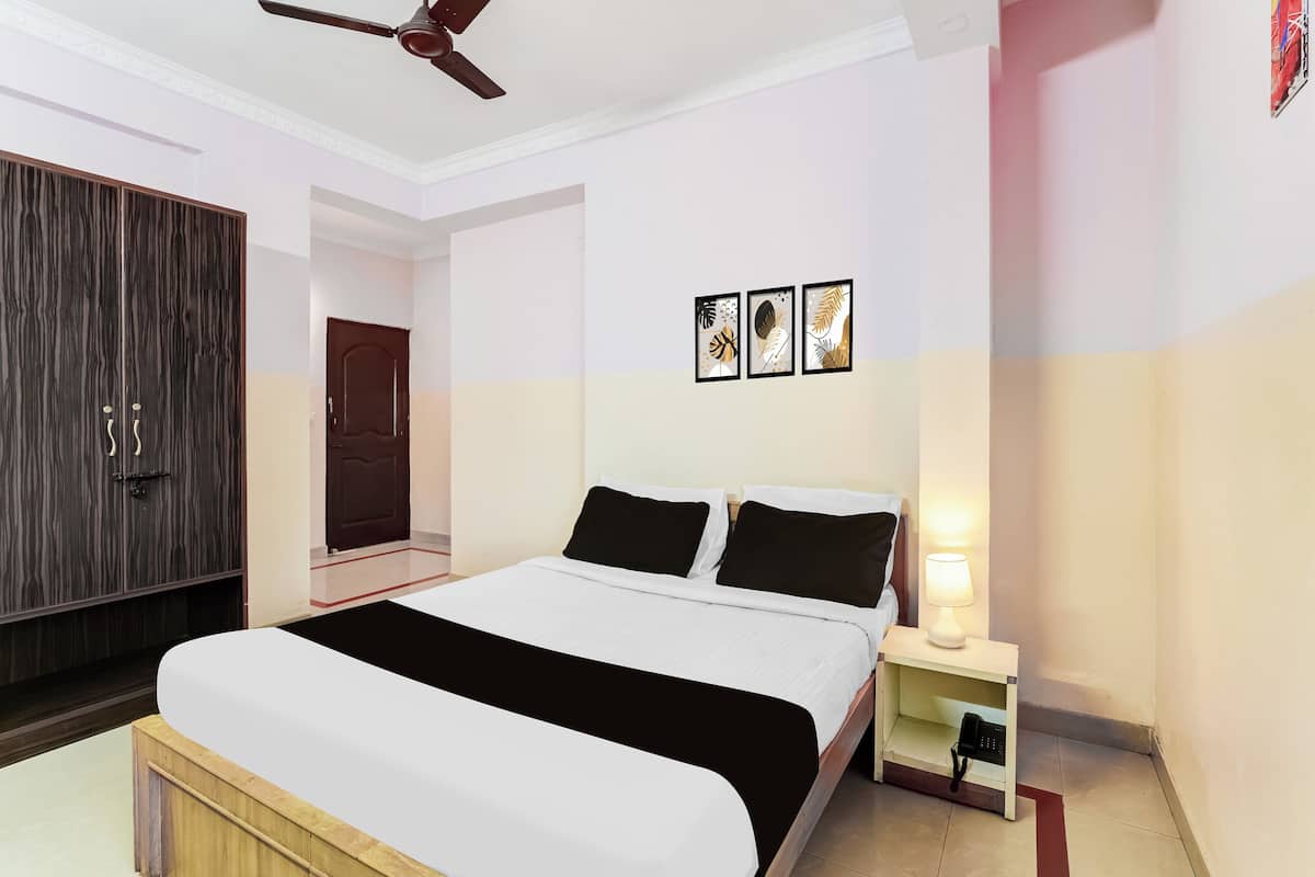 Escritorio, wifi gratis, ropa de cama
