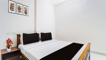 Escritorio, wifi gratis y ropa de cama