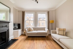 House | Living area - Brick & Beam on Tabard (London)