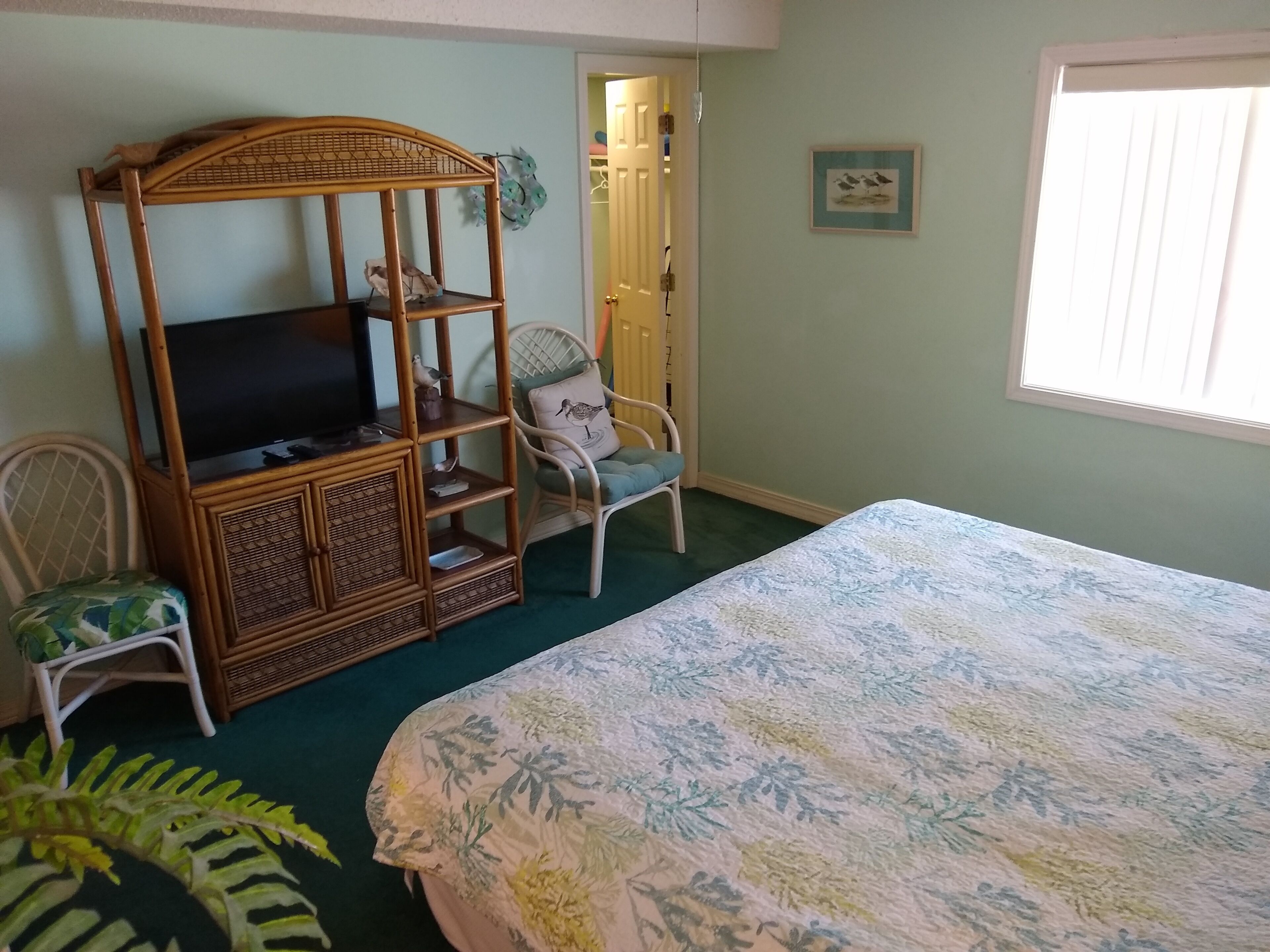 2 habitaciones, tabla de planchar con plancha, wifi y ropa de cama 