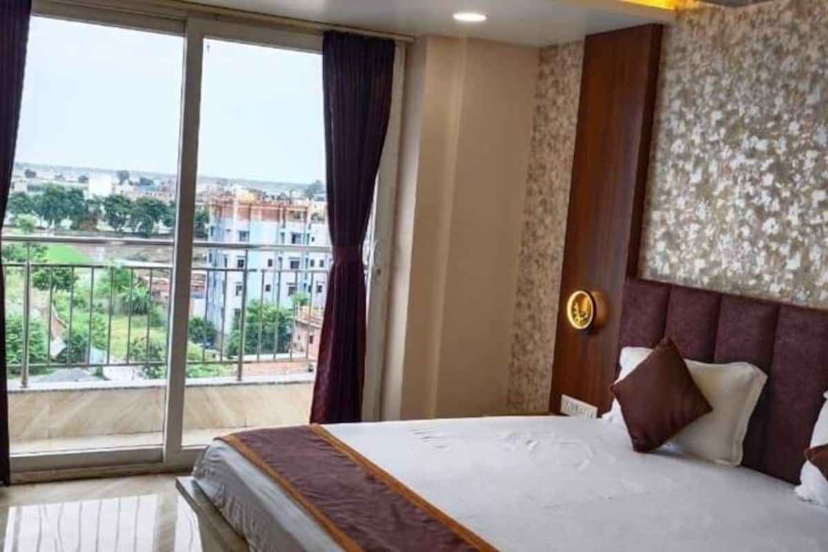 Phòng đôi Deluxe, ban công, quang cảnh thành phố | Khu vực làm việc phù hợp cho laptop 
