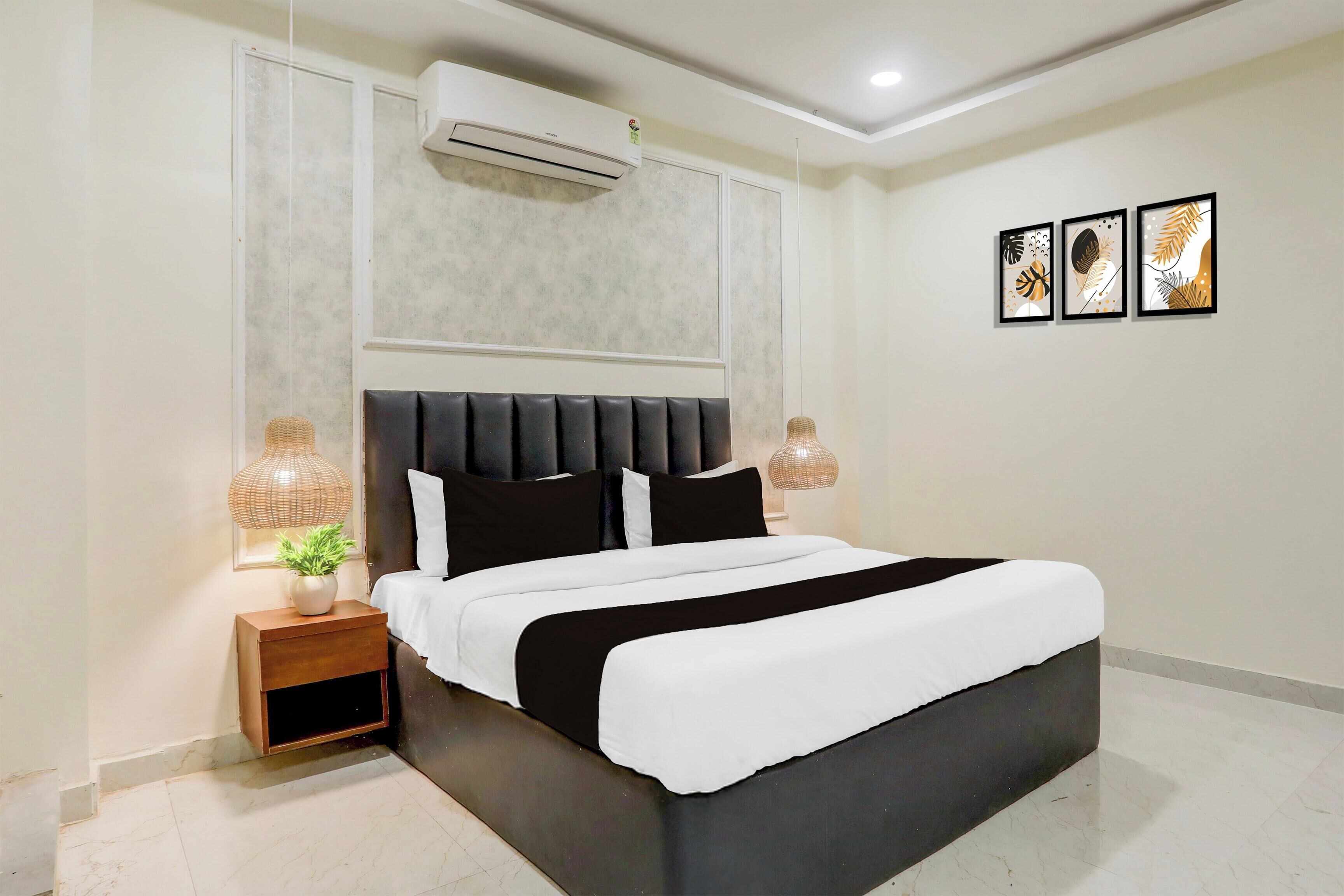 Classic Room | Desk, WiFi (free), bed sheets