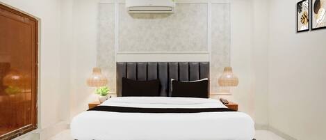 Habitación clásica | Escritorio, wifi gratis, ropa de cama