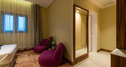 Raleen Hotel