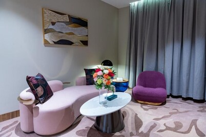 Raleen Hotel
