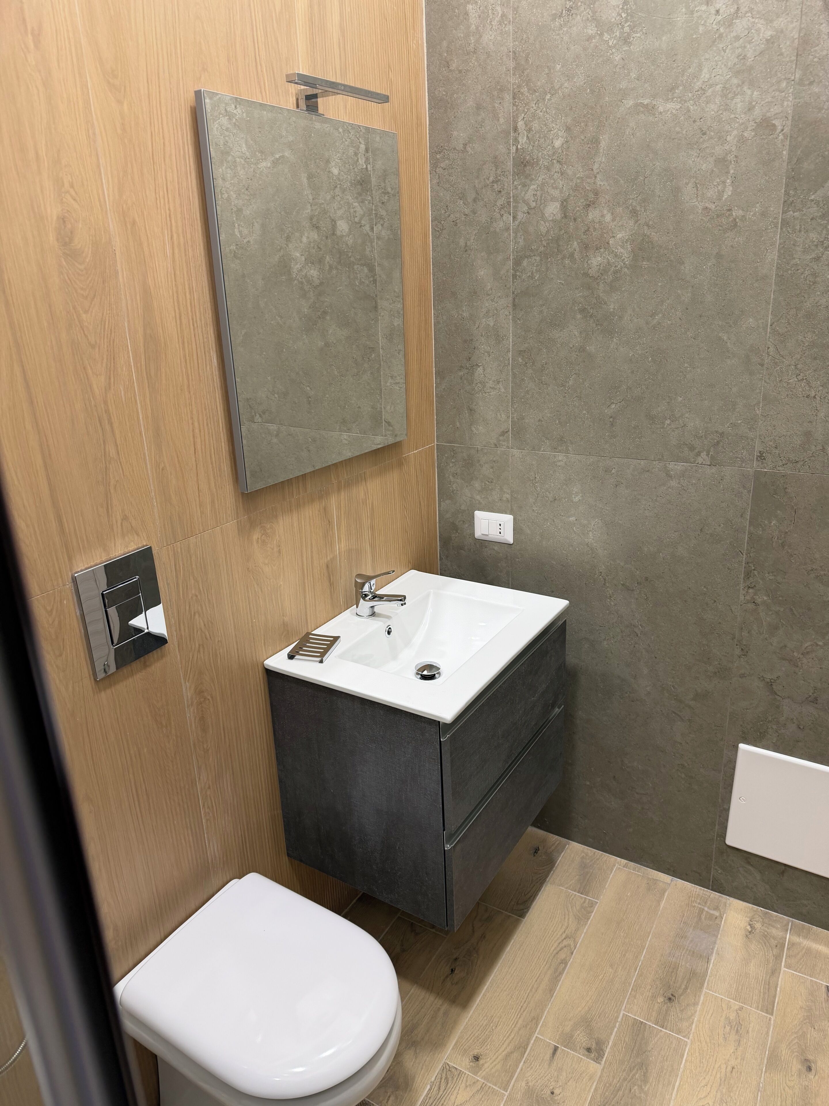 Quadrupla Premium, vista cortile | Bagno | Doccia, set di cortesia gratuito, asciugacapelli, asciugamani