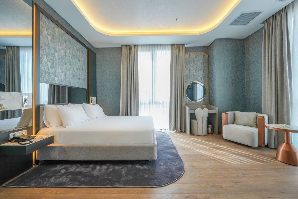 Deluxe-Doppelzimmer | Schreibtisch, laptopgeeigneter Arbeitsplatz, kostenloses WLAN