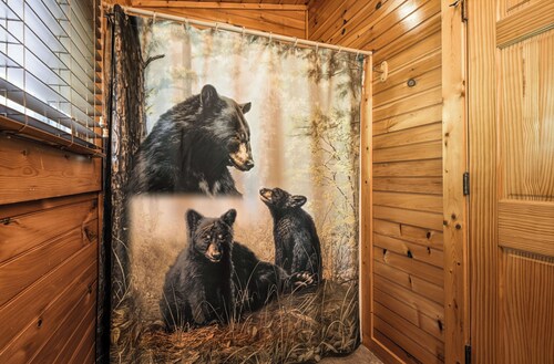 New Listing | 5BR Gatlinburg Cabin w/ Hot Tub + Game Room + Free Tickets