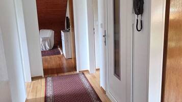 2 bedrooms, desk, iron/ironing board, WiFi (free)