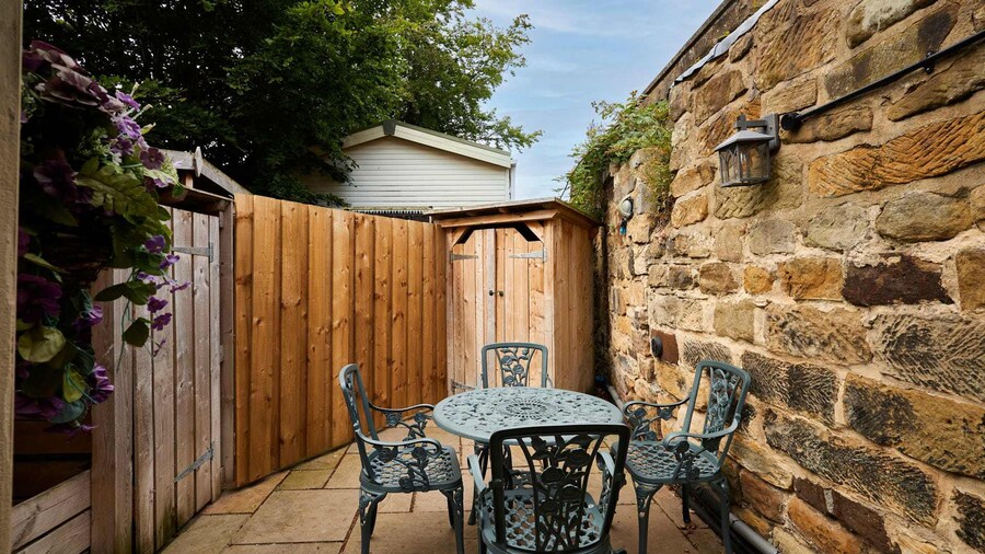 Host Stay - Hidden Winds Cottage
