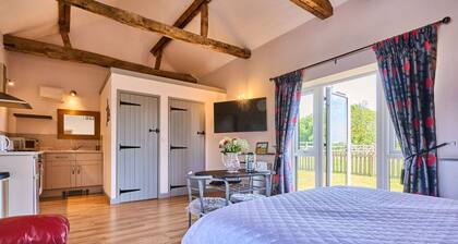 Host Stay Snowy Owl Barn