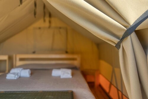 Caravan 'Masseria Prisuti - Maestrale Tent' with shared pool, Wi-Fi, and air conditioning