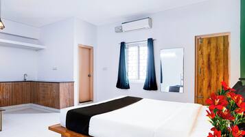 WiFi (free), bed sheets
