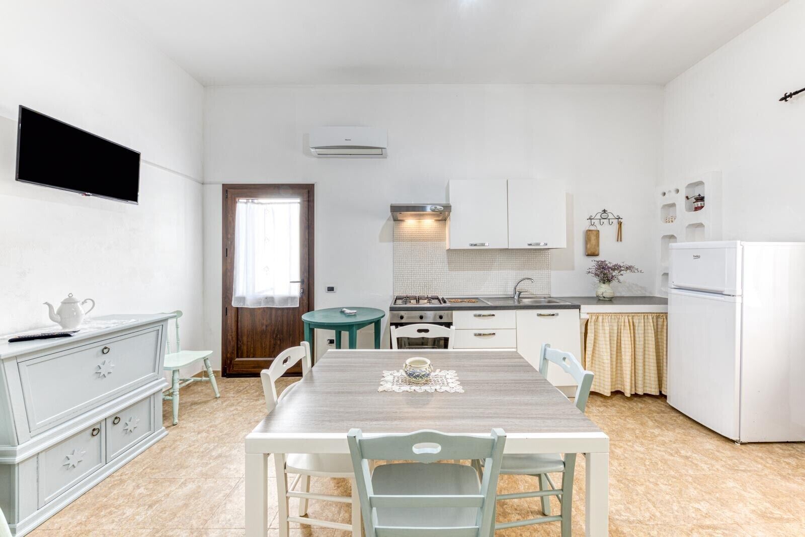 Fridge, oven, stovetop, high chair