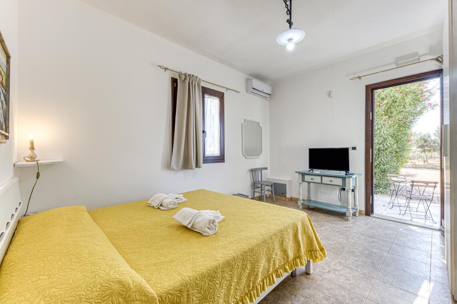 1 camera, Wi-Fi, lenzuola