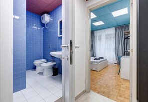 Bathroom - BFR - Aurelio&Vatican Rooms (Roma)