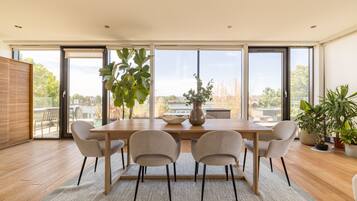 Apartment | Dining
