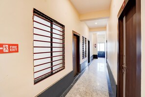 Interior - Collection O Salori (Prayagraj)