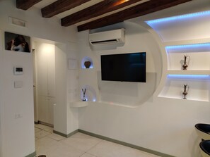 Interior - Studio Apartment (Venezia)