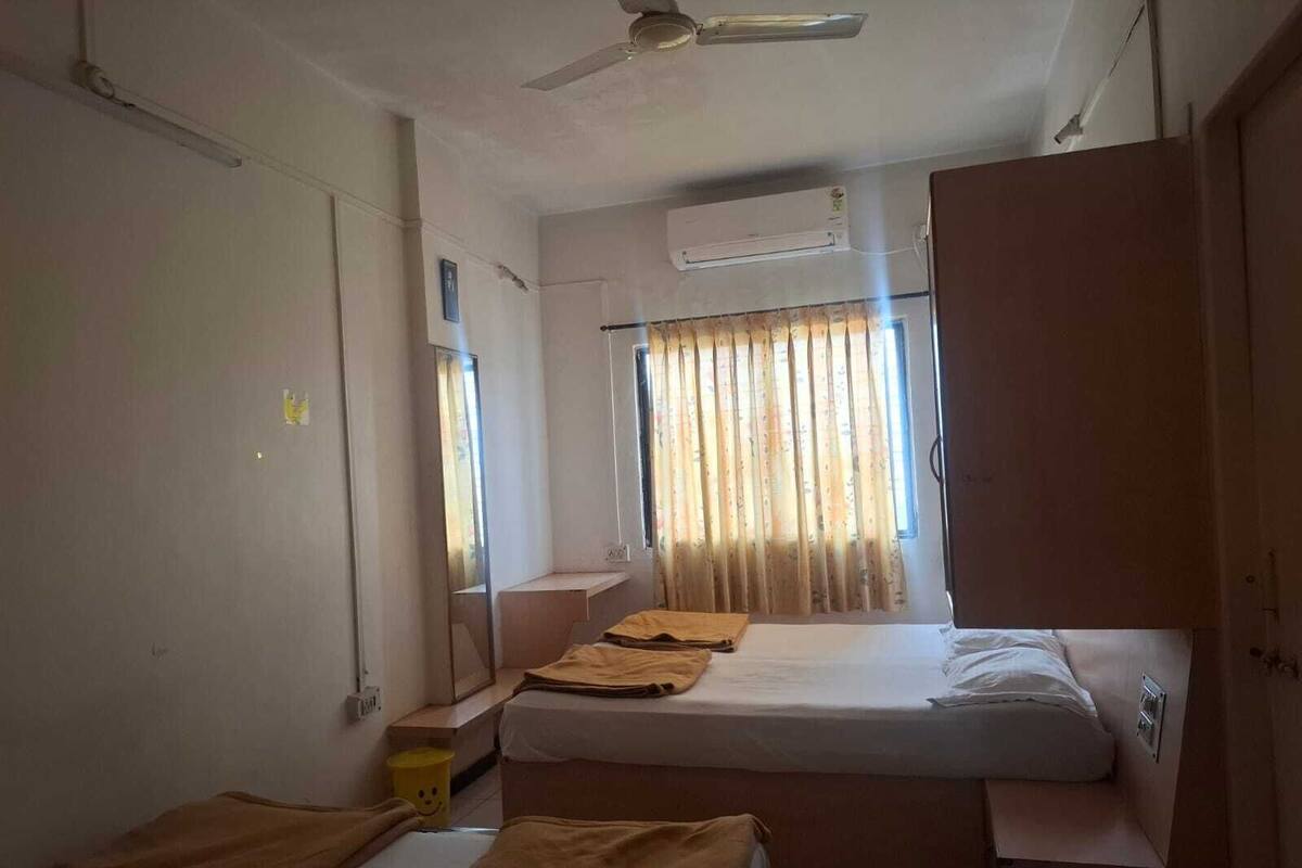 Four Bed AC Room | Truy cập Internet không dây miễn phí 