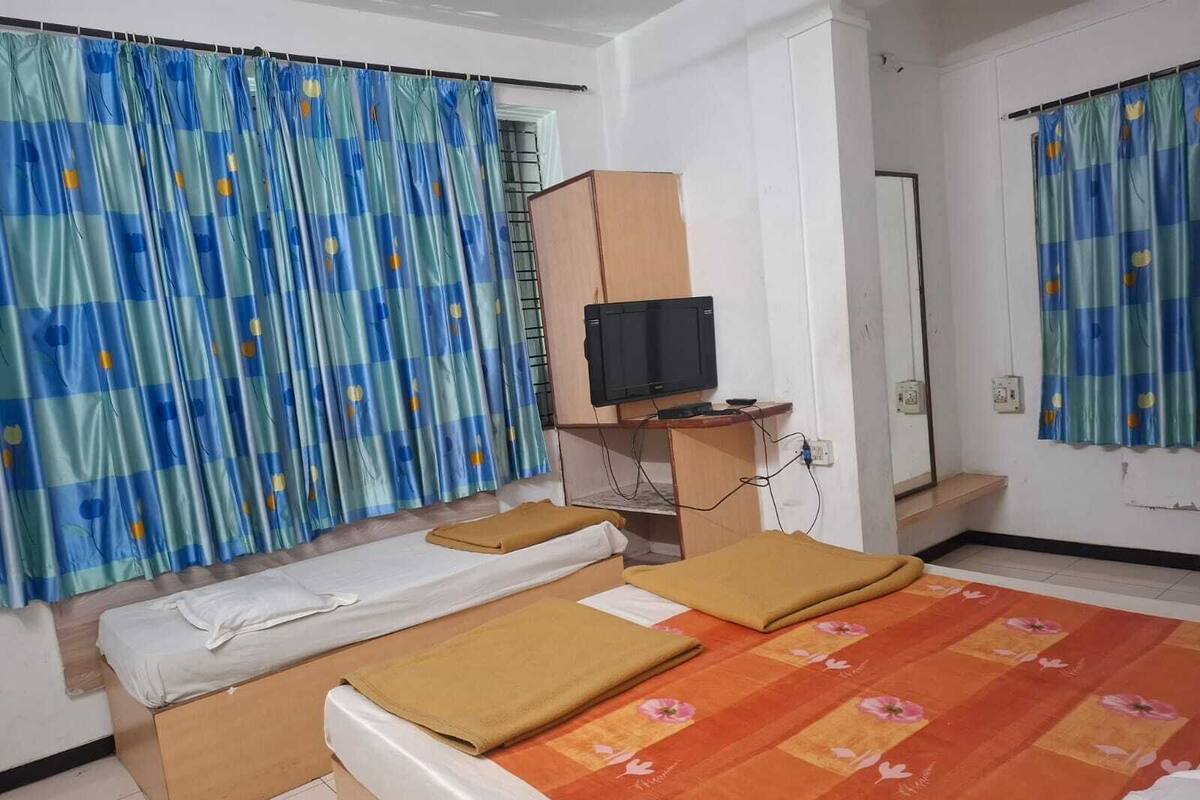 Triple Bed Non AC Room | Truy cập Internet không dây miễn phí 