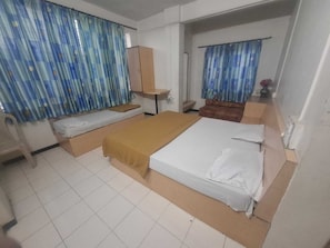 Triple Bed Non AC Room | WiFi (free) - Hotel Rahi (Nashik)