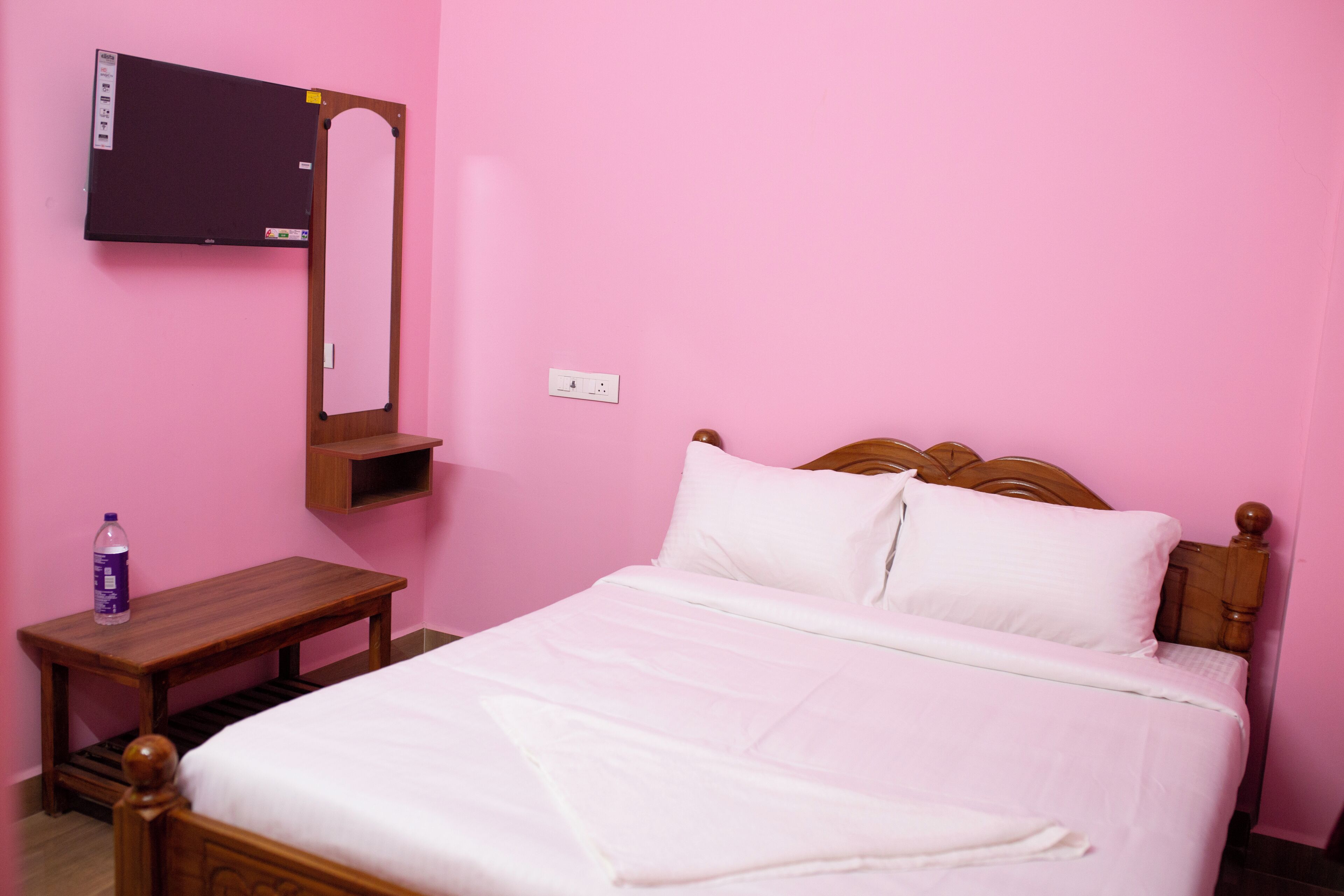 Quarto luxo | Roupas de cama antialérgicas, Wi-Fi de cortesia, roupa de cama