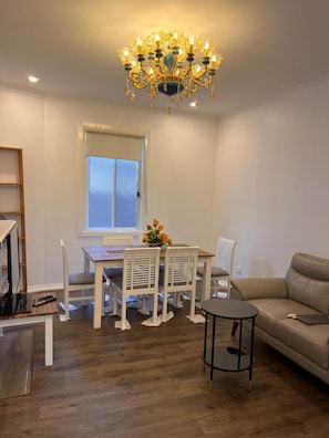 Interior - Spacious 3BR1B Family Home+2 Parking|Near Hospital (North Parramatta)