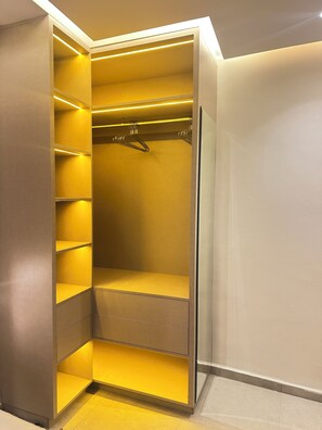 Interior - Modern Apartment • 7-minute subway ride • Paris (Joinville-le-Pont)