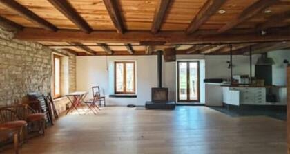 Au Grand Air – Gîte lumineux perché en hauteur pour 15 personnes