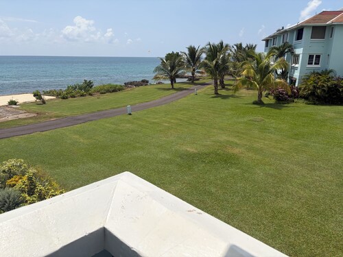 ENJOY SEA BREEZE 141 studio is steps to the main beach and our unique Rock Pools
