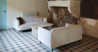 Domaine du Moulin Français - By the Fireplace