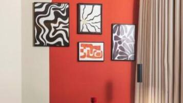 Standard Studio Suite, City View | Dining