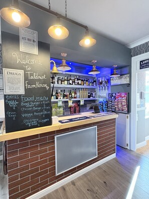 Bar (in der Unterkunft)