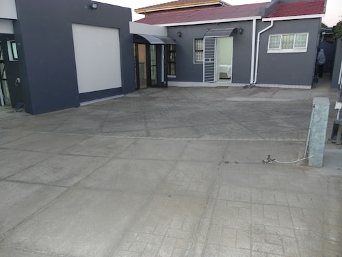 OZ Guest Villa