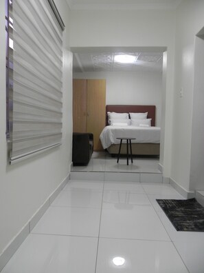 Luxury Room | Desk, free WiFi - OZ Guest Villa (Johannesburg South)