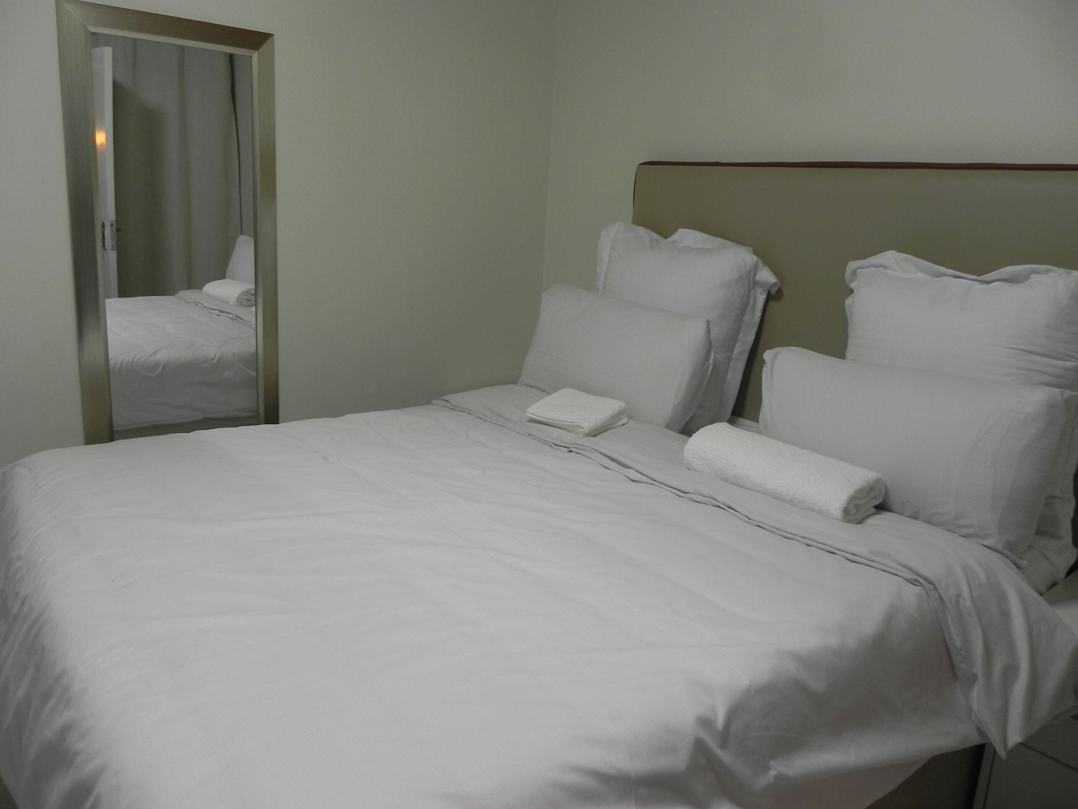 Comfort Room | Desk, free WiFi
