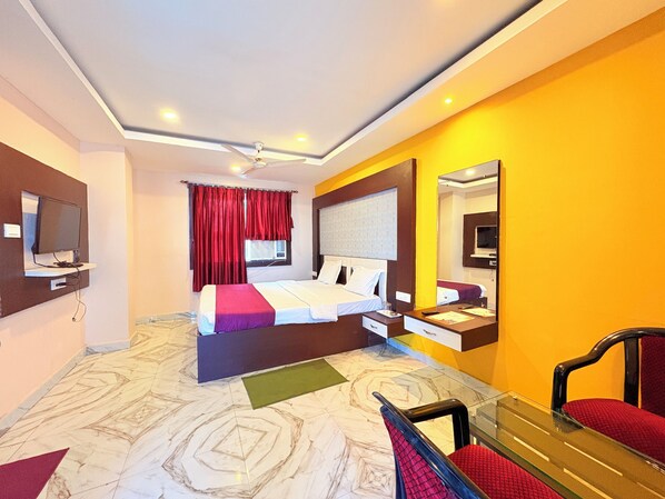 Habitación doble Prestigio, vista al mar | Escritorio y wifi gratis