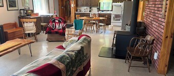 Tranquility Lodge- Pet-Friendly